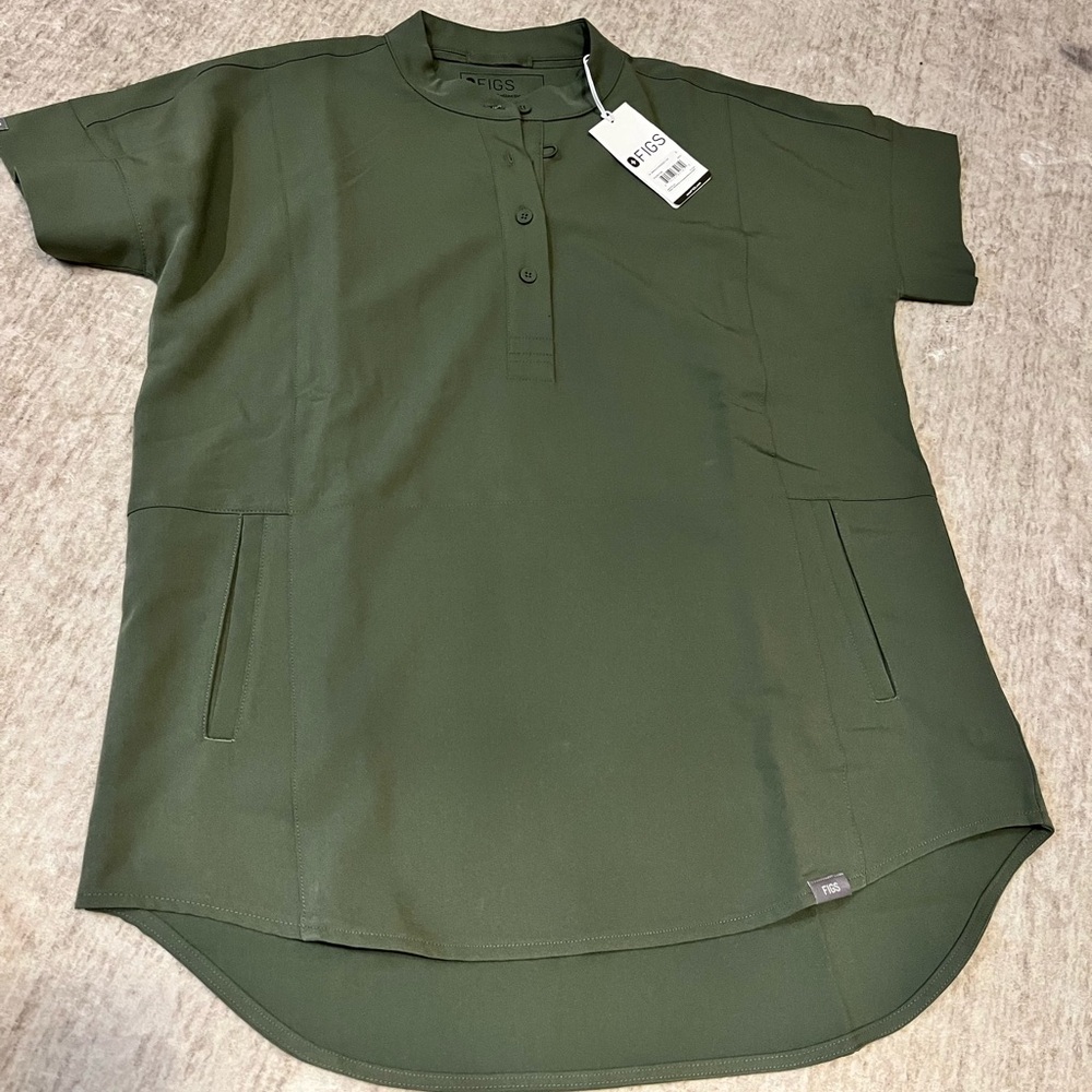 Figs Tunic Scrub Top in size S